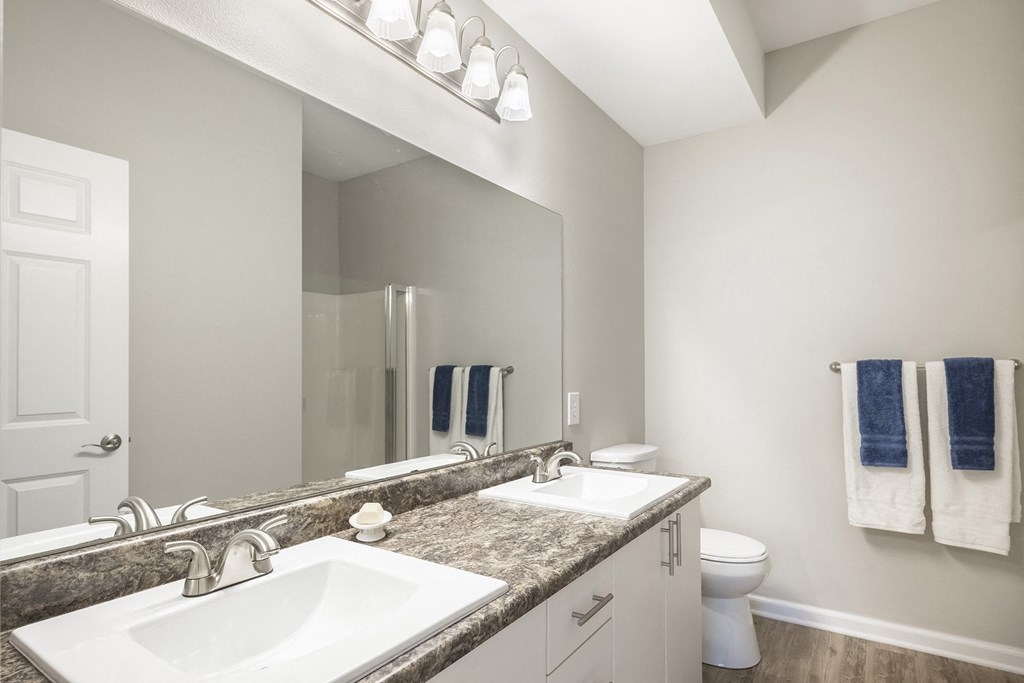 Dual vanity bathrooms - Springbrook Apartments