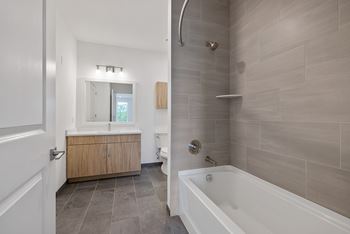 Waterproof wall panels in tubs - Stonehill at West Orange