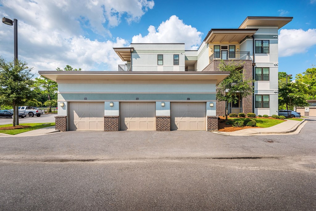 Centre Pointe Apartments covered garages