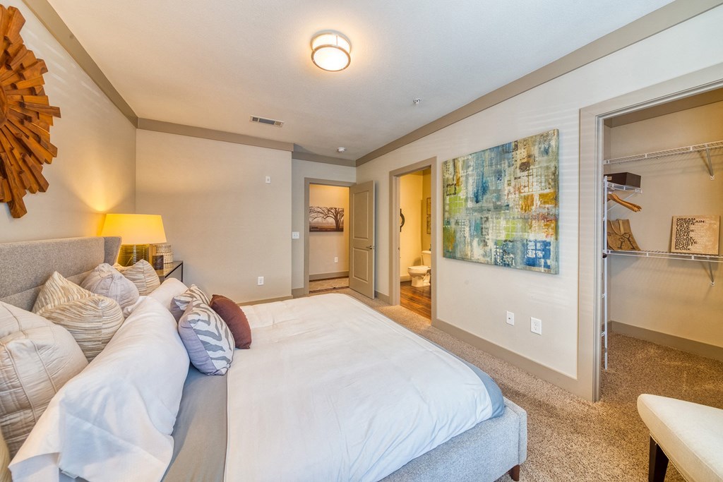 The Oaks at Johns Creek - Spacious bedrooms and closet space The Oaks at Johns Creek - Spacious bedrooms and closet space