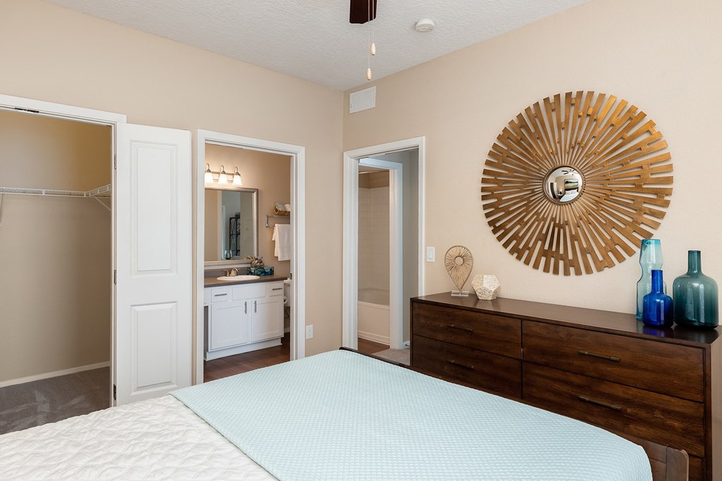 Weston Point Apartments - Spacious closets