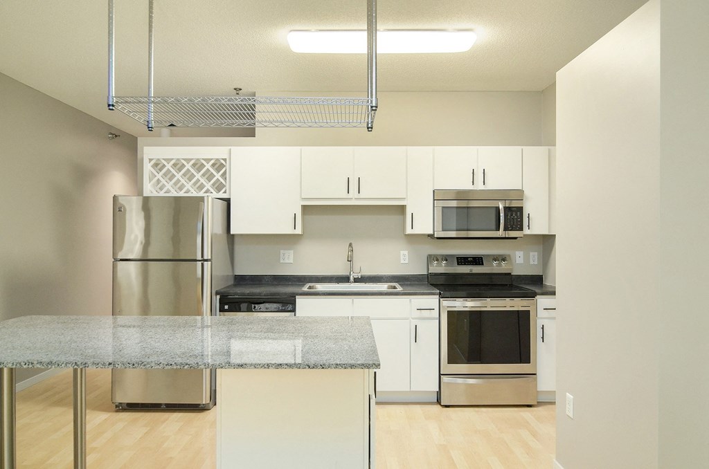 Large chefs kitchen - Eitel Apartments