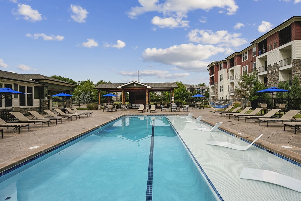 Ample seating and sun ledge seating - Enclave at Cherry Creek