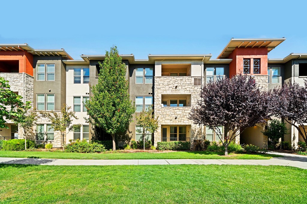 Quinn Crossing patios and balconies