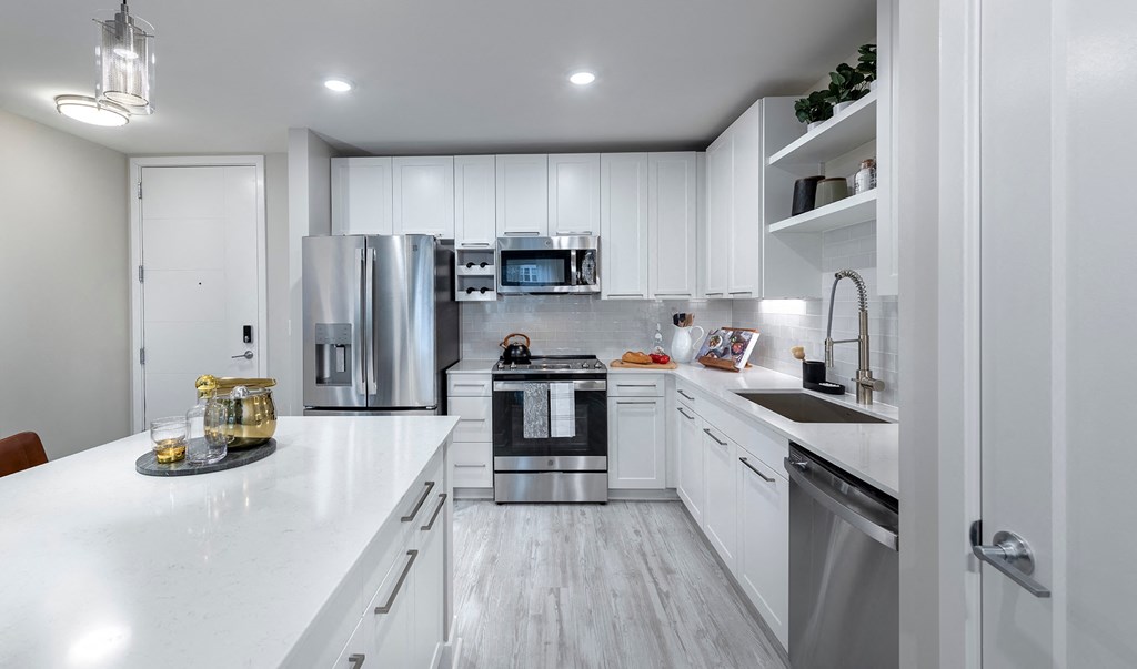 Front-controlled glass-top ranges - Rockwell at Crown