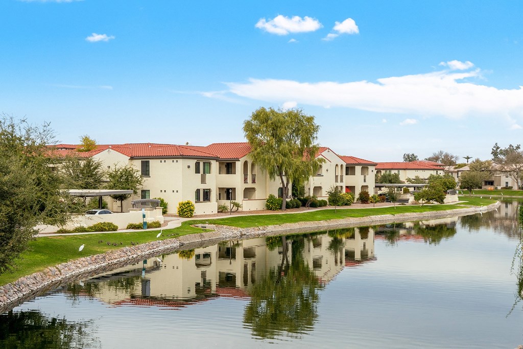 Walking paths at Almeria at Ocotillo