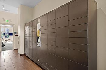 Quinn Crossing - Electronic parcel locker system