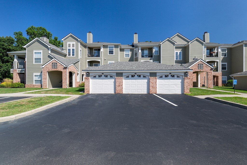 Lantern Woods Apartments - Covered garages available