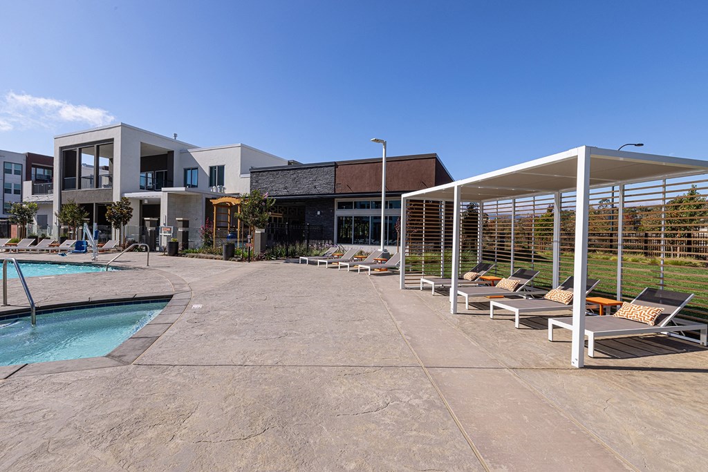 Poolside pavilion - NOVA at Green Ranch