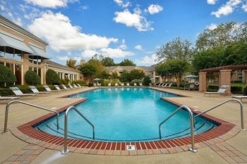 The Vineyards - Resort-style swimming pool