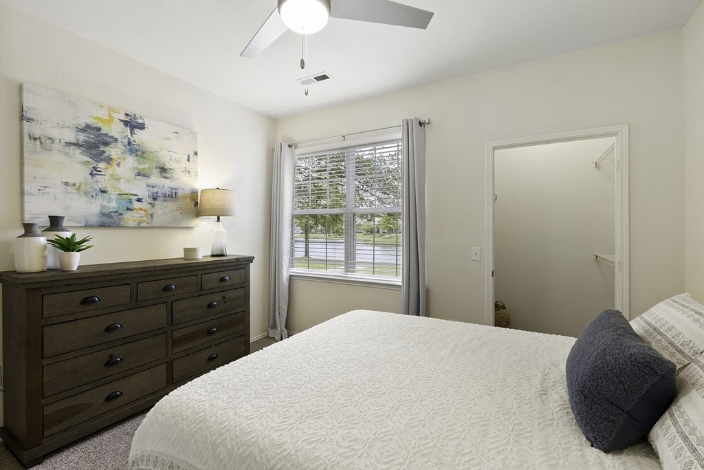 Lighted ceiling fans in bedrooms - The Gardens at Polaris