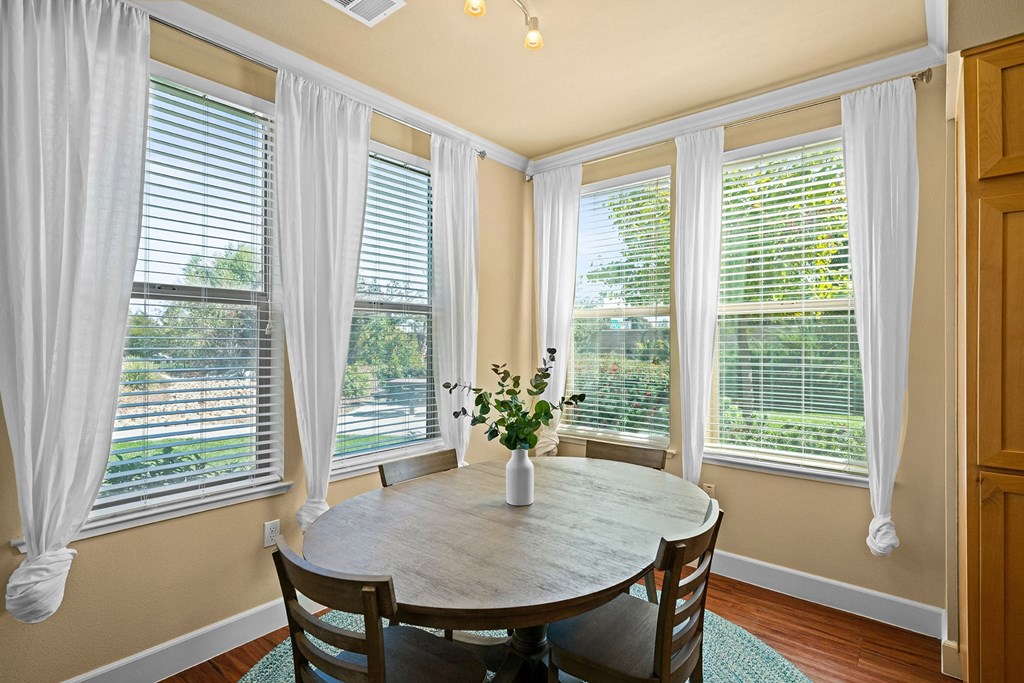 Quinn Crossing dining nook