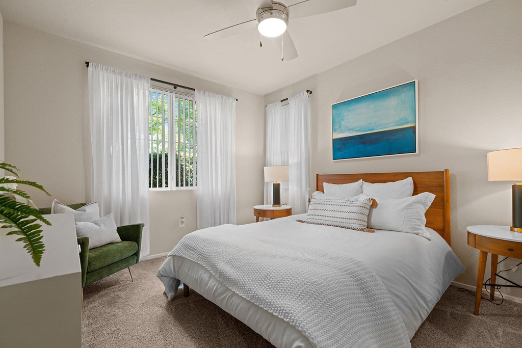 Hills of Valencia ceiling fan