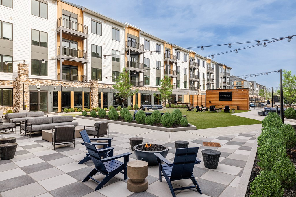 Multiple fire pits - Stonehill at West Orange