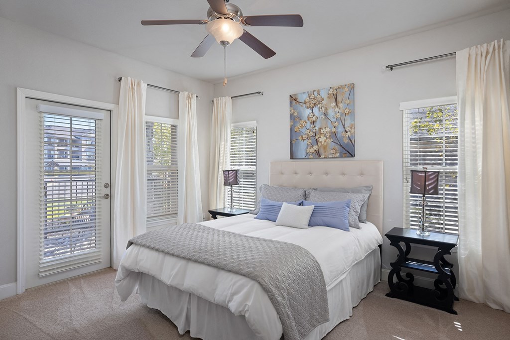 Corbin Greens Apartments interior bedroom