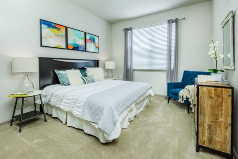 Centre Pointe Apartments large windows with optimal lighting