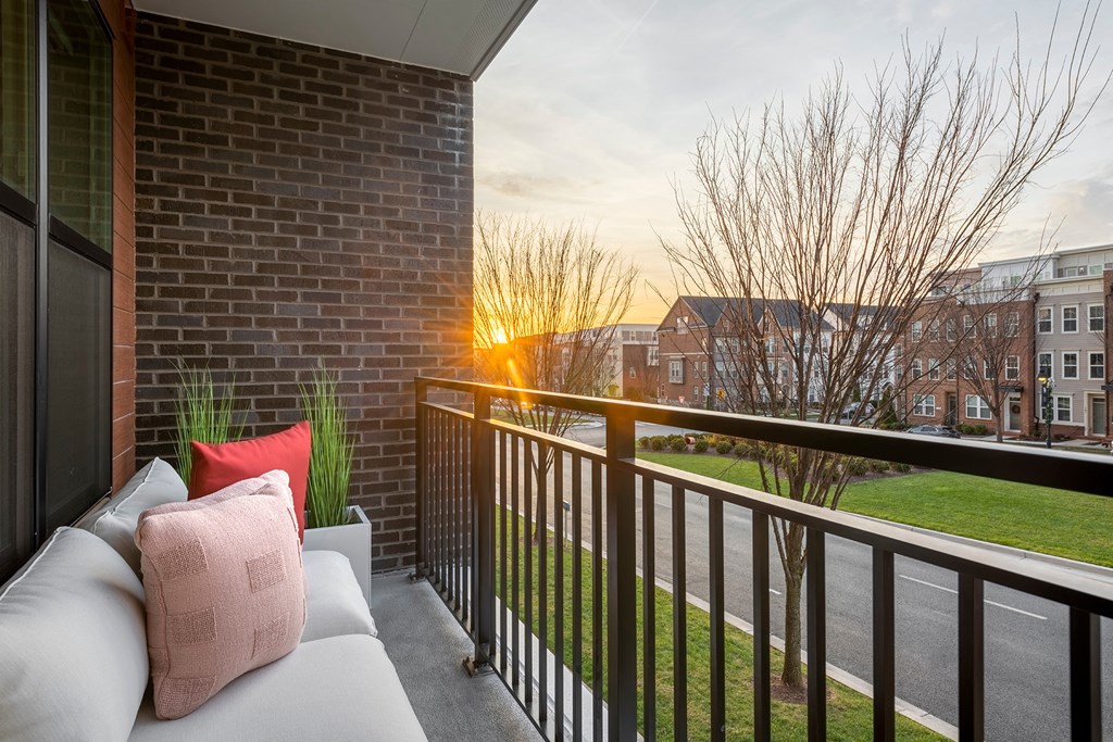 Private patios/balconies - Rockwell at Crown