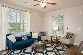 The Haven at Shoal Creek - Comfortable living space - Photo Gallery 24
