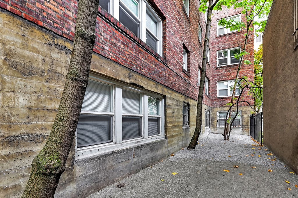 John Winthrop Apartment exterior