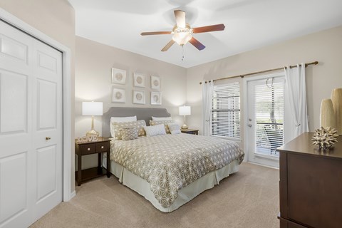 Carpeted bedrooms - Delano at Cypress Creek