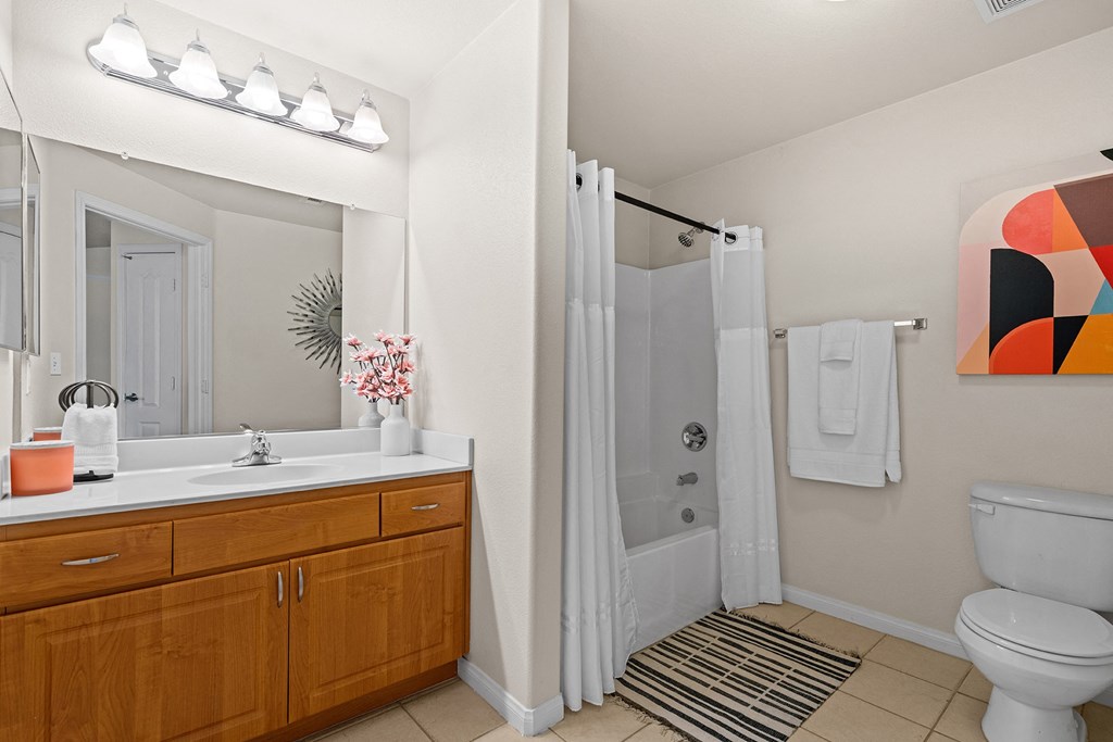 Barton Vineyard Apartments - Spacious bathrooms