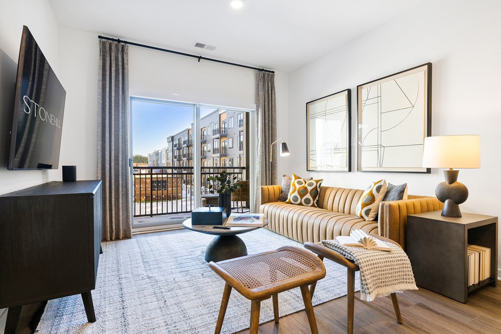 Soaring 9' to 10'-ceilings - Stonehill at West Orange