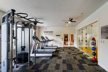 The Vineyards - Fitness center with racquetball court