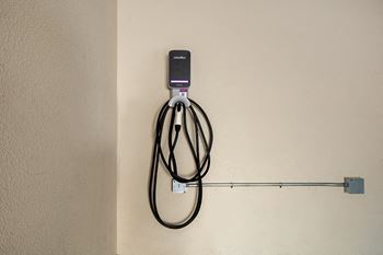 Hills of Valencia - Electrical vehicle charger available