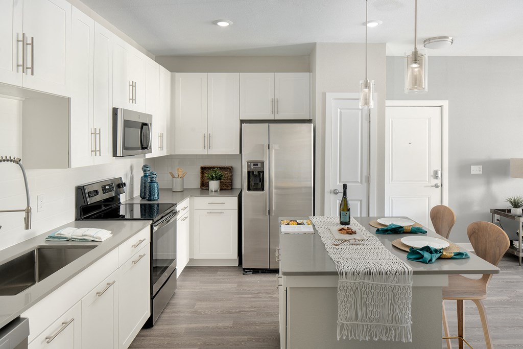 Drift Town Center East fridge with ice maker