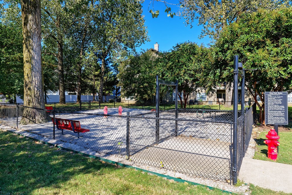 The Estates at River Pointe pet park