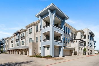 Attached garages - Everlee