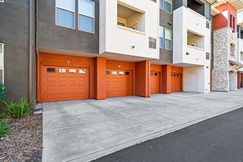 Quinn Crossing - Garages