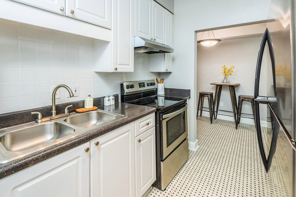 Hayes House stainless steel appliances