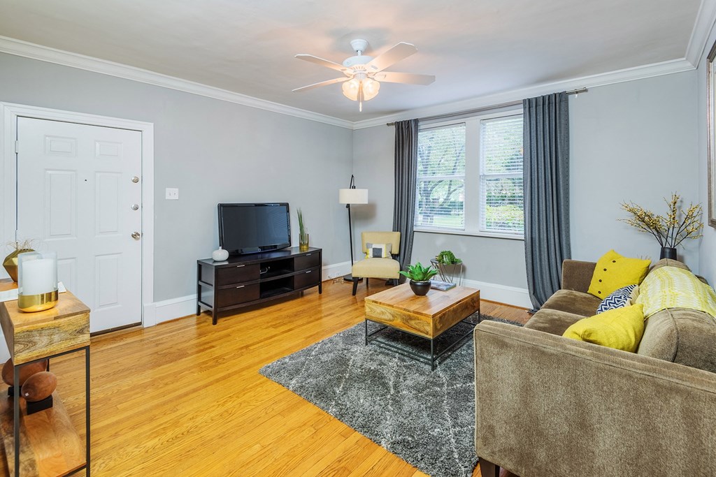 Hayes House ceiling fans in living and bedrooms