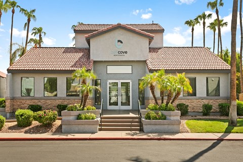 Building Exterior View at Bell Cove Apartments, Phoenix, Arizona