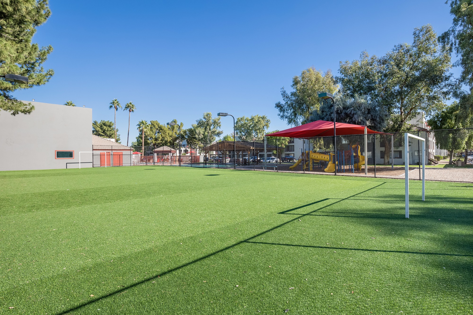 the preserve at ballantyne commons tennis court apartments