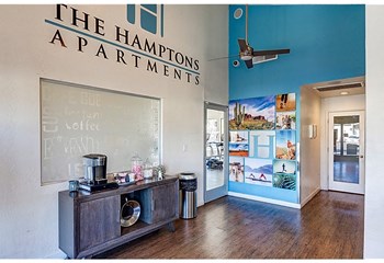 2055 E Hampton Avenue 1-3 Beds Apartment for Rent - Photo Gallery 4