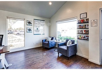 2055 E Hampton Avenue 1-3 Beds Apartment for Rent - Photo Gallery 3