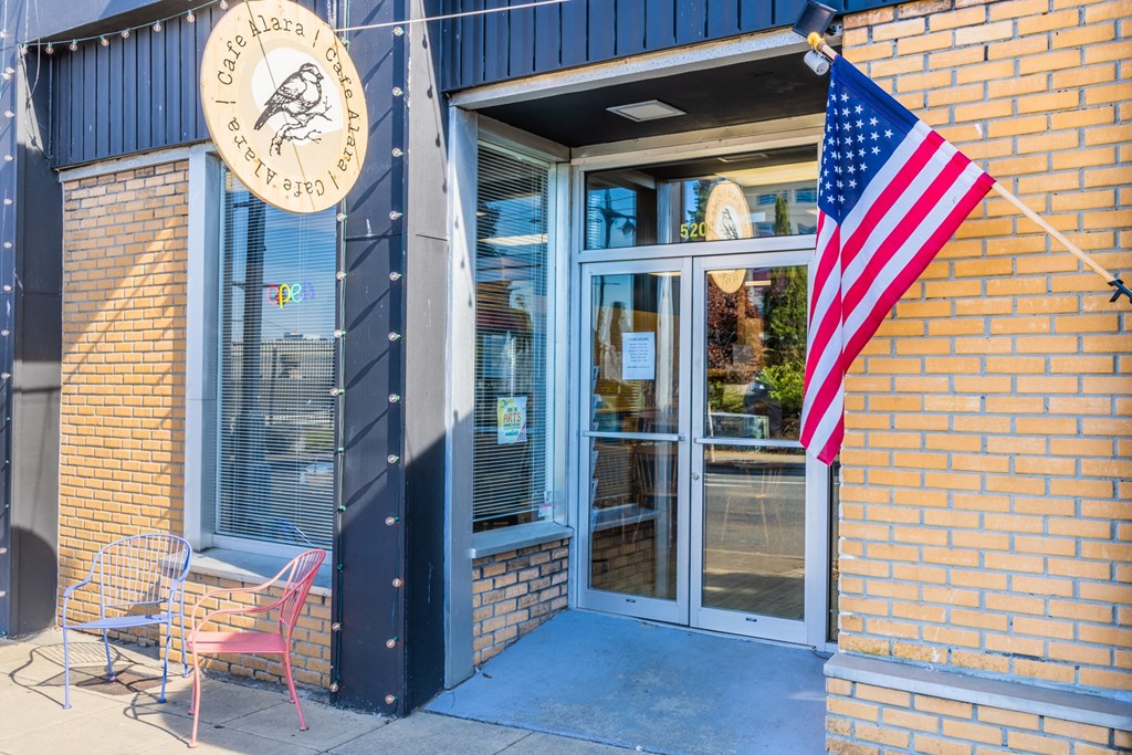 Neighborhood Cafe at Marina Square, Bremerton, WA, 98337