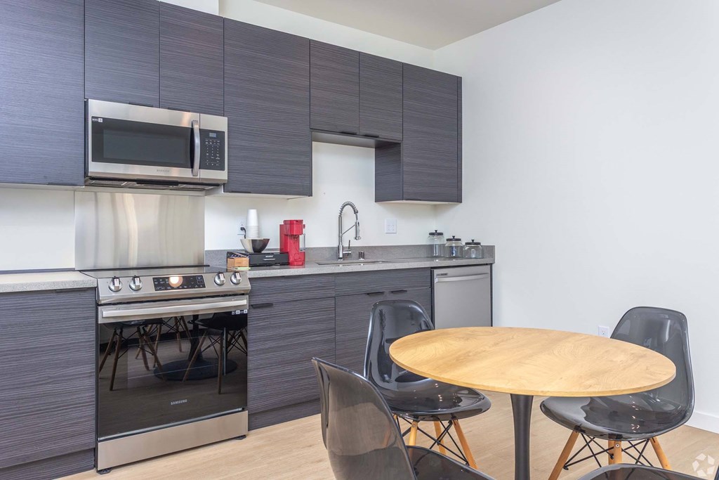 Dining And Kitchen at Plisko Place, Washington, 98366