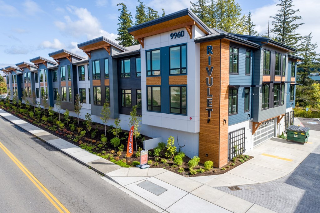 the building in which the resort is located at Rivulet, Washington