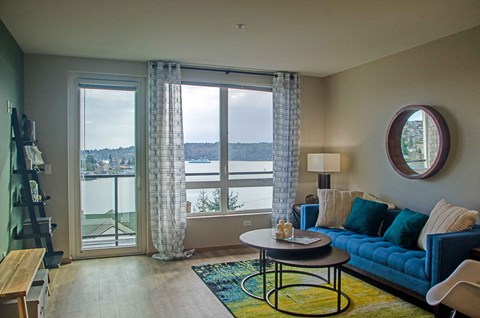 Living Room at Spyglass Hill Apartments, Bremerton, WA 98337
