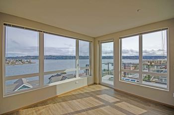 Spacious Living Room at Spyglass Hill Apartments, Bremerton, 98337