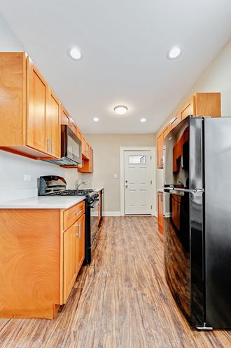 10627-33 S. Hale Ave