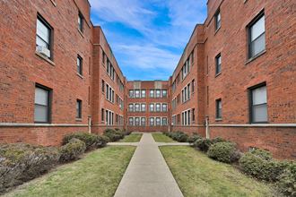 10627-33 S. Hale Ave