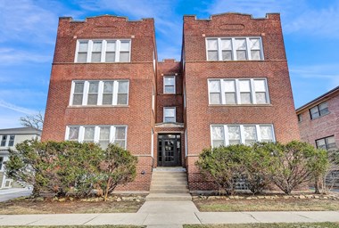 11021-23 S. Longwood 2 Beds Apartment for Rent