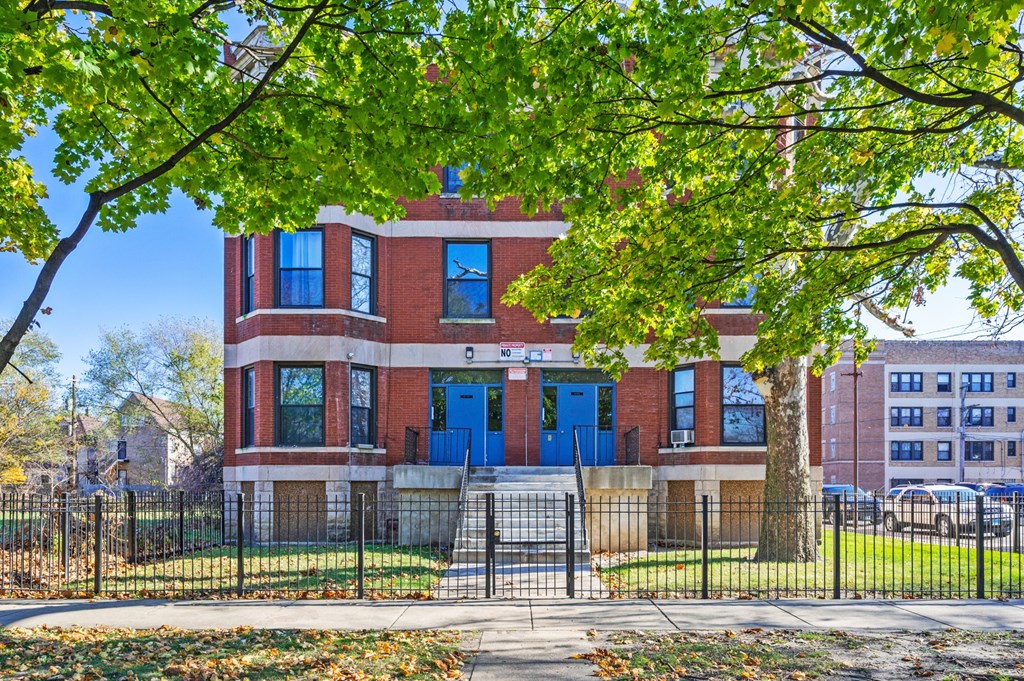 the building in which the apartment is located