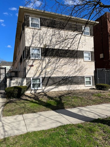 10449-51 S. Hale Ave 2 Beds Apartment for Rent