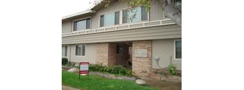 1 Bedroom /  1 Bathroom