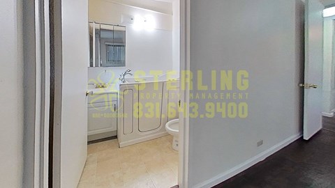 1605 Broadway Ave 4 Beds House for Rent - Photo Gallery 8